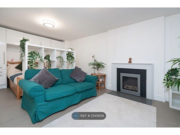 1 Bedroom Flat To Rent In Malta Terrace, Edinburgh, EH4