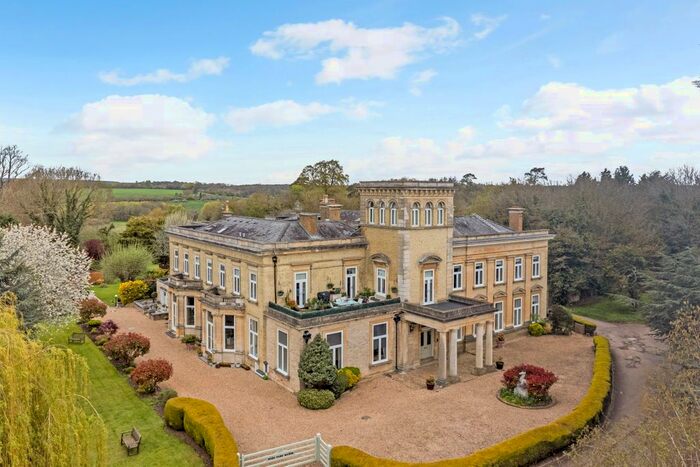 2 Bedroom Flat To Rent In Ware Park, Ware, SG12