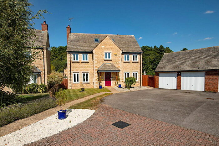 6 Bedroom Detached House For Sale In The Paddocks, Stanion, Northamptonshire, NN14