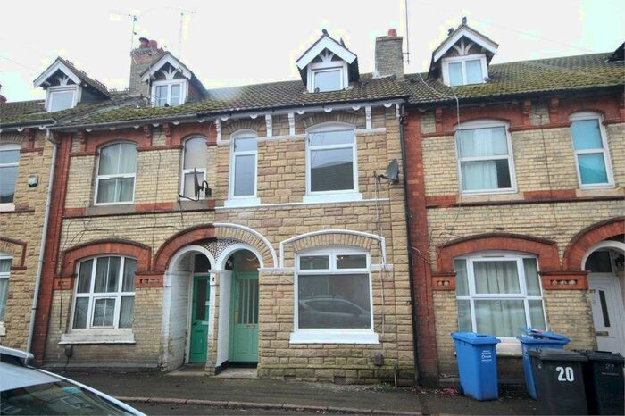 3 Bedroom Terraced House To Rent In Oakley Street, Kettering, NN16