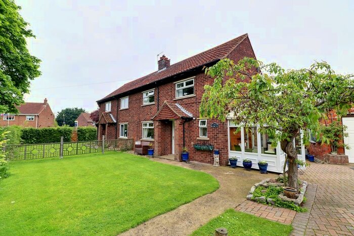 3 Bedroom Semi-Detached House For Sale In Abbeygarth Villas, Thorn Lane, Goxhill, DN19