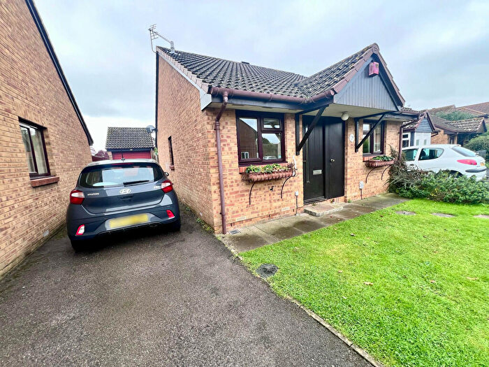 2 Bedroom Detached Bungalow To Rent In Southleigh Grove, Hayling Island, PO11