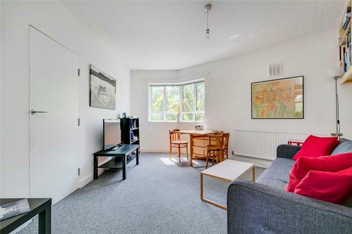 2 Bedroom Apartment To Rent In Quelch House, Brecknock Road Estate, London, N19