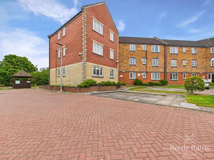 2 Bedroom Apartment For Sale In Lancelot Court, Hull, East Yorkshire, HU9