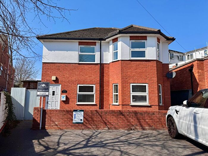 2 Bedroom Flat To Rent In Crabton Close Road, Bournemouth, BH5
