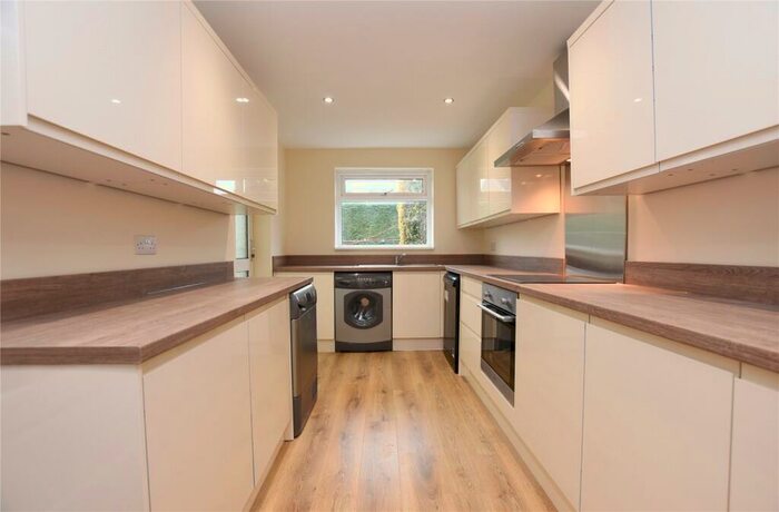 4 Bedroom Detached House To Rent In Mulberry Avenue, Leeds, West Yorkshire, LS16