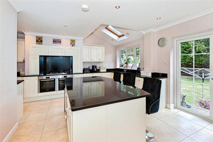 4 Bedroom Detached House For Sale In Cannock Close, Maidenhead, Berkshire, SL6