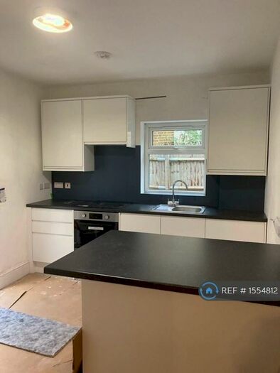 2 Bedroom Flat To Rent In Doggett Road, London, SE6