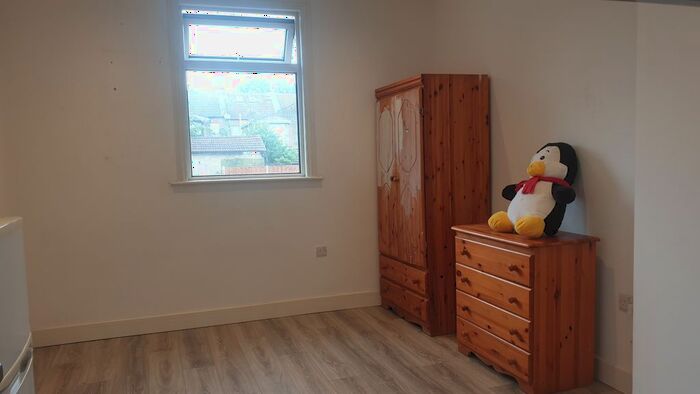 1 Bedroom Flat To Rent In Romford Road, London, E12