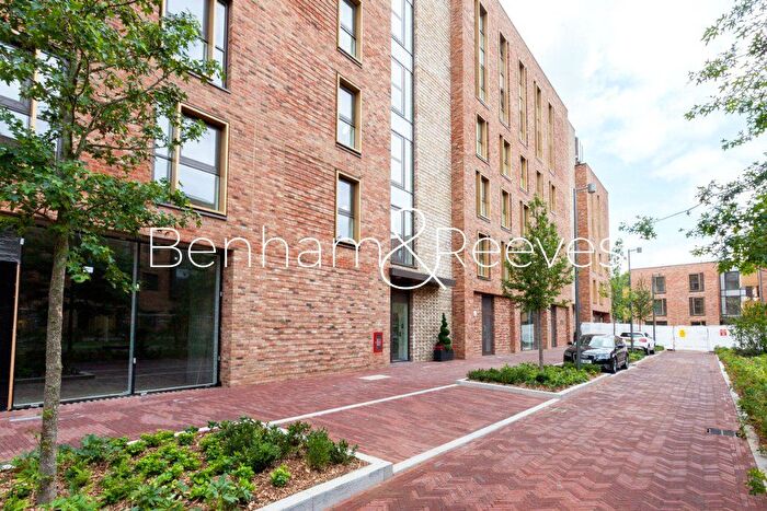 2 Bedroom Flat To Rent In Bailey Street, London, SE8
