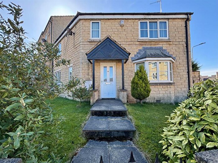 3 Bedroom Semi Detached House For Sale In Yateholm Drive, Westwood Park, Bradford, BD6