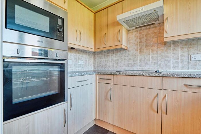1 Bedroom Apartment For Sale In Owen Court, Sutton Coldfield, B75