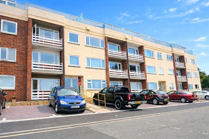 1 Bedroom Flat To Rent In St. Ediths Court, Billericay, CM12