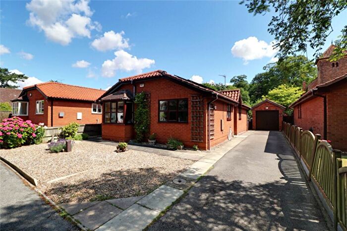 3 Bedroom Bungalow For Sale In Church Close, Bonby, Lincolnshire, DN20