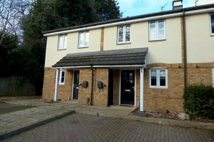 3 Bedroom Terraced House To Rent In Badgers Rise, Woodley, RG5