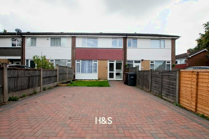 3 Bedroom Terraced House To Rent In Green Hill Way, Shirley, Solihull, B90