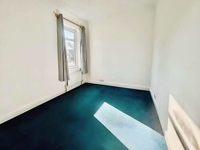 2 Bedroom End Of Terrace House To Rent In Victoria Road, Stocksbridge, Sheffield, S36