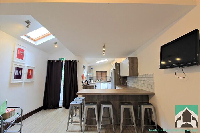 6 Bedroom Terraced House To Rent In Heeley Road, Birmingham, B29