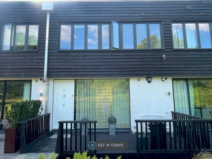 3 Bedroom Terraced House To Rent In Old Mill Close, Uxbridge, UB8