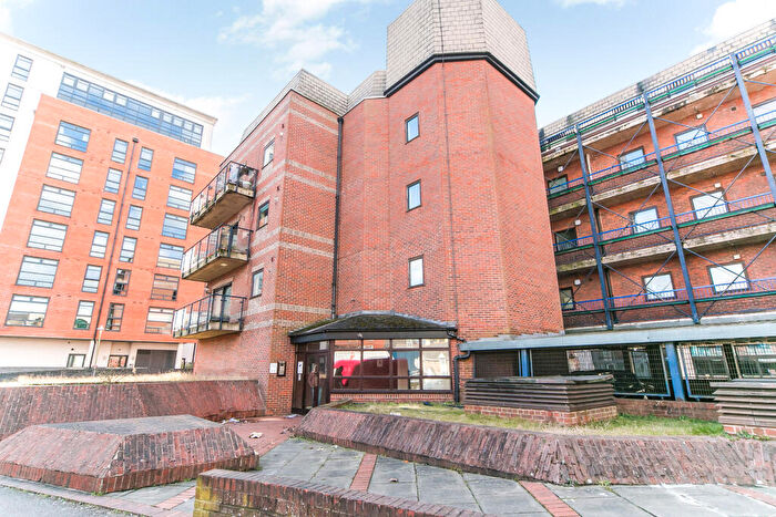 2 Bedroom Flat To Rent In Royal Court, Kings Road, Reading, RG1