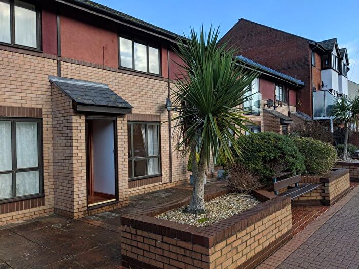 2 Bedroom Property To Rent In Plas Pamir, Penarth, CF64