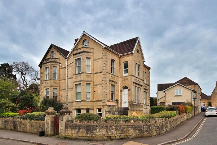 2 Bedroom Flat To Rent In Lower Oldfield Park, Bath, BA2