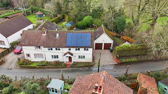 4 Bedroom Character Property For Sale In The Street, Little Dunham, PE32