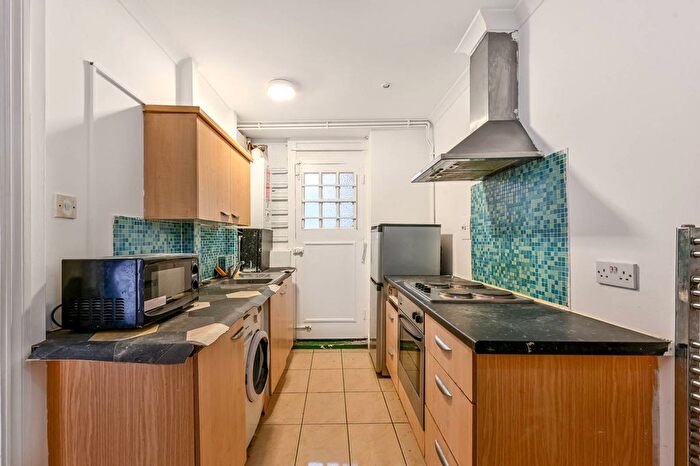 1 Bedroom Flat To Rent In Great Cumberland Place, Marylebone, London, W1H