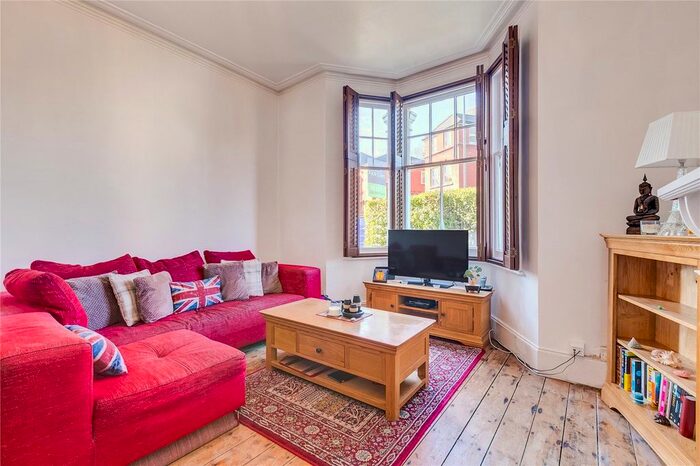 1 Bedroom Flat To Rent In Cavendish Road, London, SW12