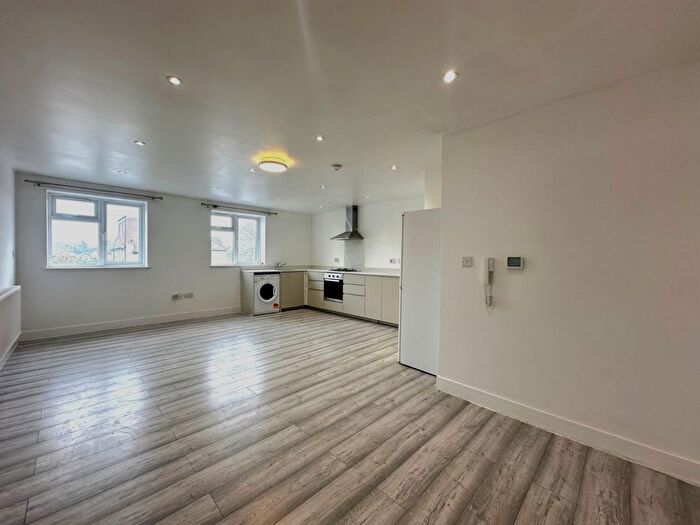 2 Bedroom Flat To Rent In B Church Road, Ashford, Middlesex, TW15