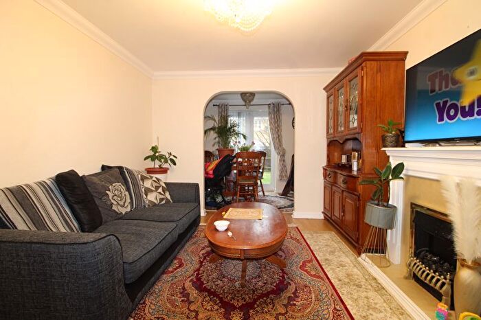 4 Bedroom Detached House For Sale In Morgan Close, Leagrave, Luton, LU4