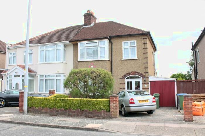 3 Bedroom Semi-Detached House To Rent In Lessness Avenue, Bexleyheath, DA7