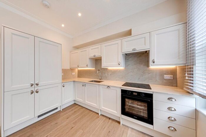 2 Bedroom Apartment To Rent In Croydon Road, Beckenham, BR3