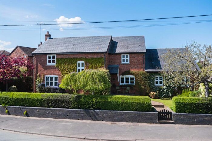 4 Bedroom Detached House For Sale In Swan Court, Bunbury, CW6