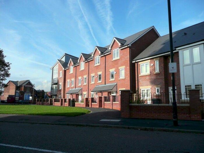 4 Bedroom Town House To Rent In Bold Street, Hulme, Manchester, M15