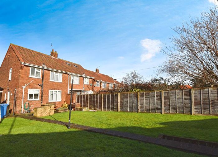 2 Bedroom Semi-Detached House For Sale In Hales Crescent, Hedon, HU12