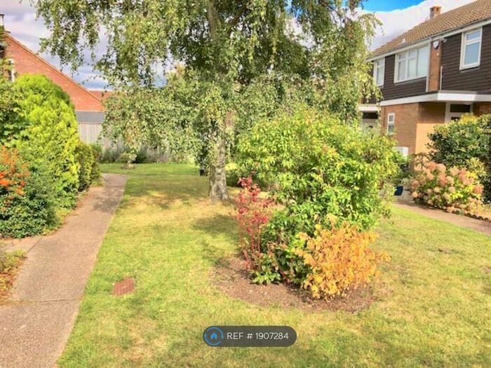 3 Bedroom Terraced House To Rent In Birch Close, Cambridge, CB4