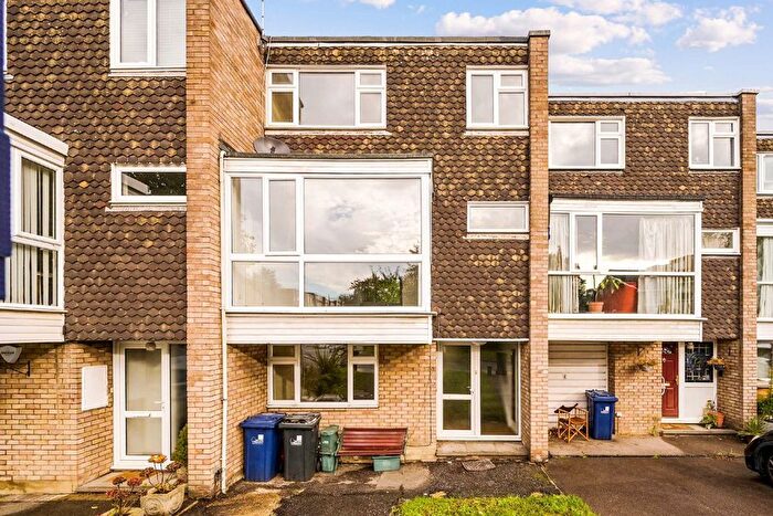 5 Bedroom Property To Rent In Templewood, Ealing, W13