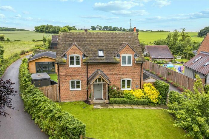 3 Bedroom Detached House For Sale In Rye Common, Odiham, Hook, Hampshire, RG29