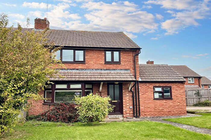 3 Bedroom Semi-Detached House For Sale In Pulley Avenue, Hereford, HR2