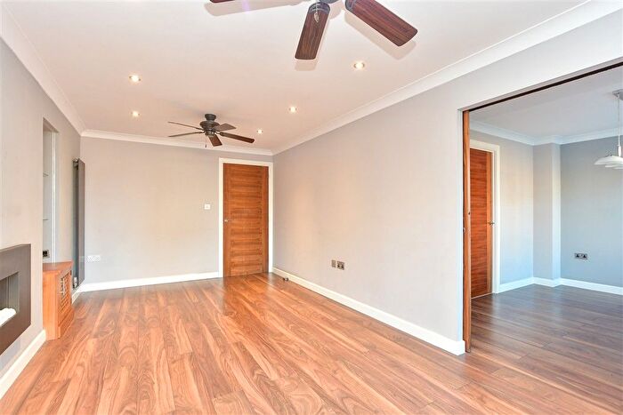 4 Bedroom Detached House For Sale In Poppy Crescent, Minster-On-Sea, Sheerness, Kent, ME12