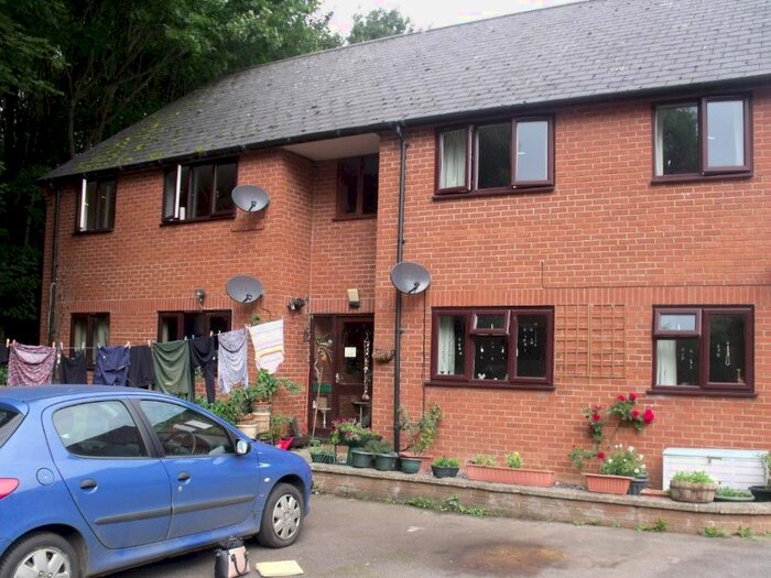 2 Bedroom Flat To Rent In Ebony Court, Woodford Halse, NN11