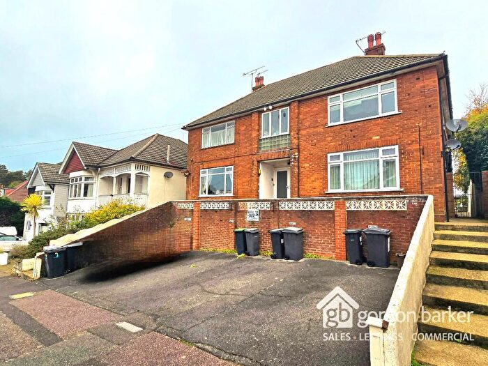 2 Bedroom Flat For Sale In Richmond Park Avenue, Bournemouth, Dorset, BH8