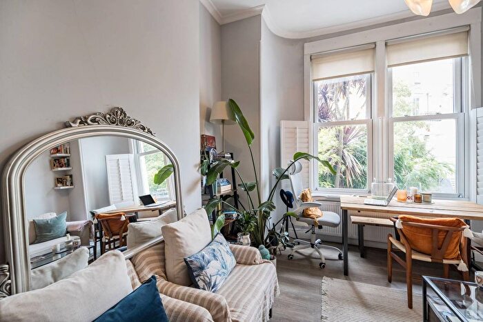 1 Bedroom Flat To Rent In Lanhill Road, Little Venice, London, W9