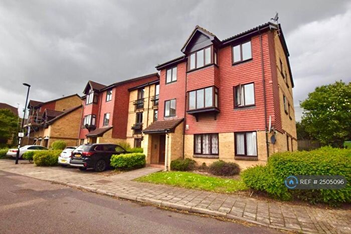 1 Bedroom Flat To Rent In Sterling Gardens, London, SE14