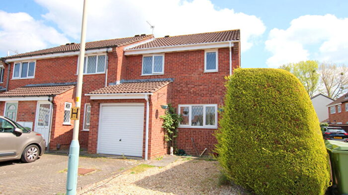 3 Bedroom End Of Terrace House To Rent In Welwyn Mews, GL51