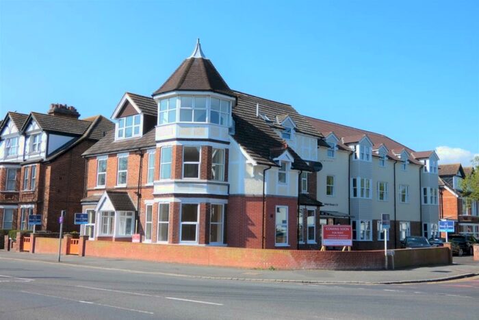 3 Bedroom Apartment To Rent In Cheriton Road, Folkestone, Kent, CT19