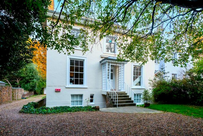 2 Bedroom Flat To Rent In Pond Road, Blackheath, SE3