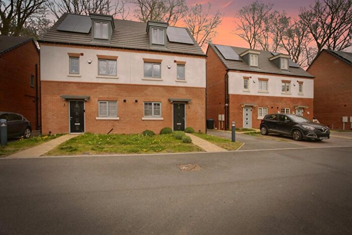 4 Bedroom Semi-Detached House For Sale In Merynton Close, Rugby, CV21