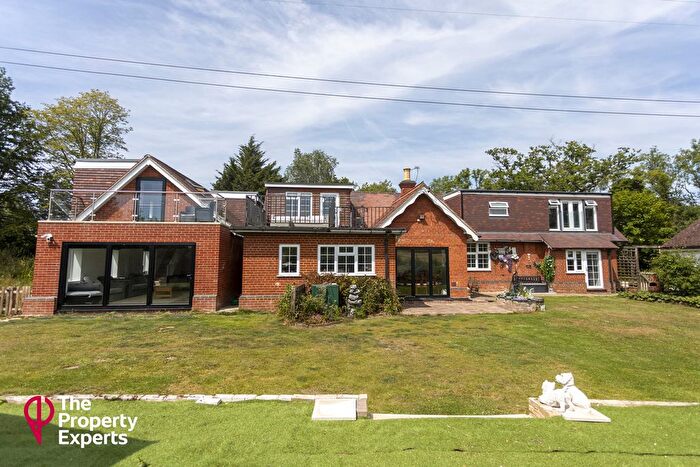 5 Bedroom Detached Bungalow For Sale In Reading Road, Hook, RG27